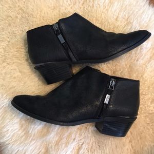 Vera Wang leather booties! EUC!